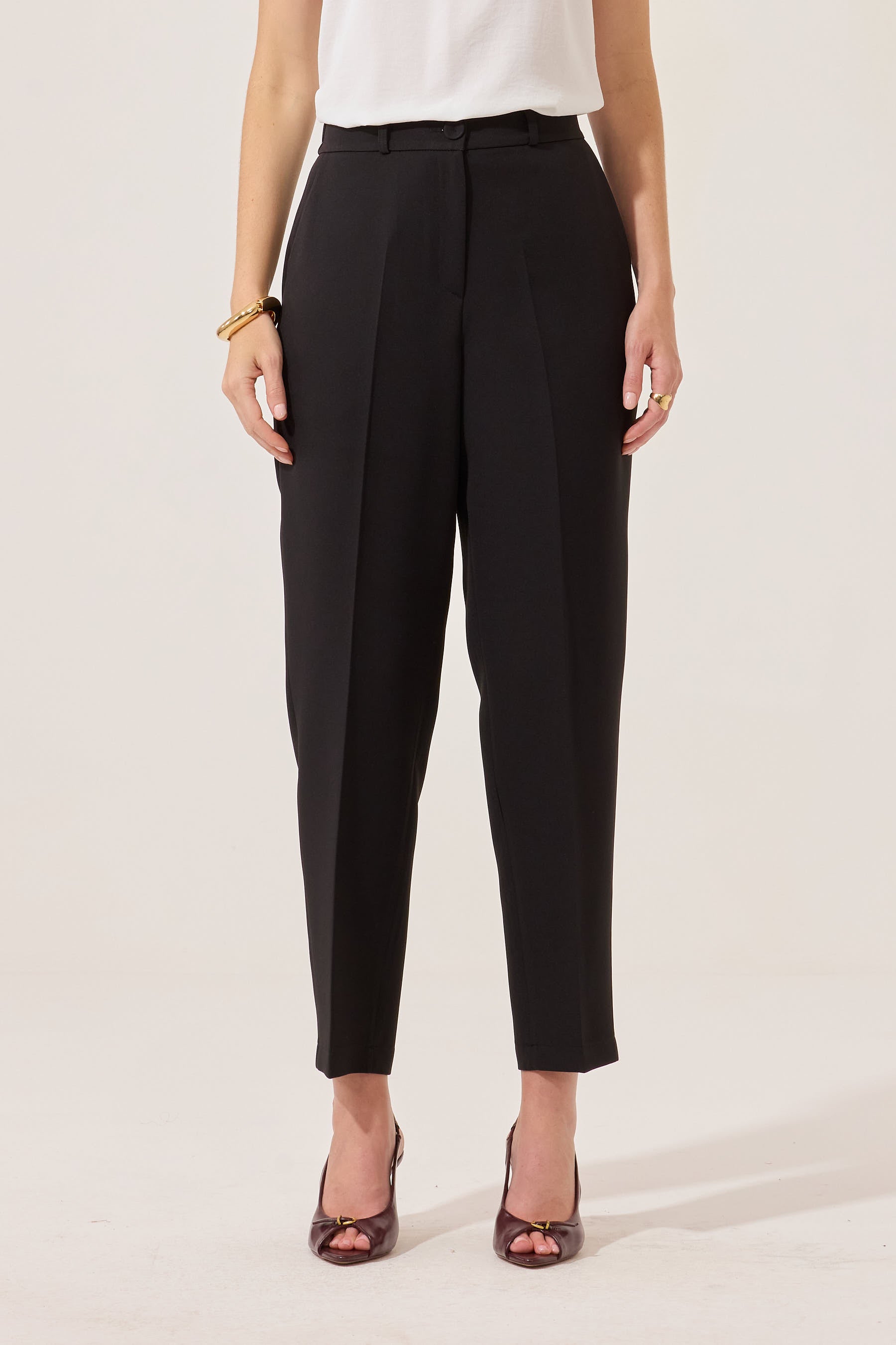 Calça alfaiataria pantalona amavi