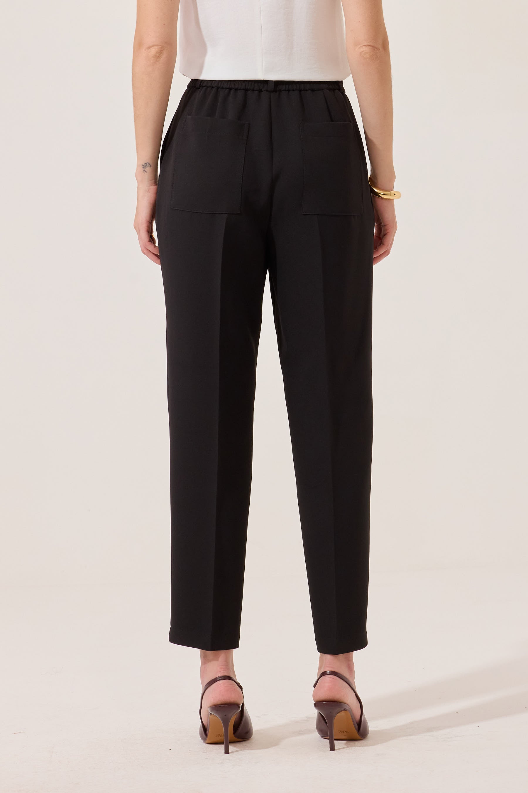 Calça alfaiataria pantalona amavi