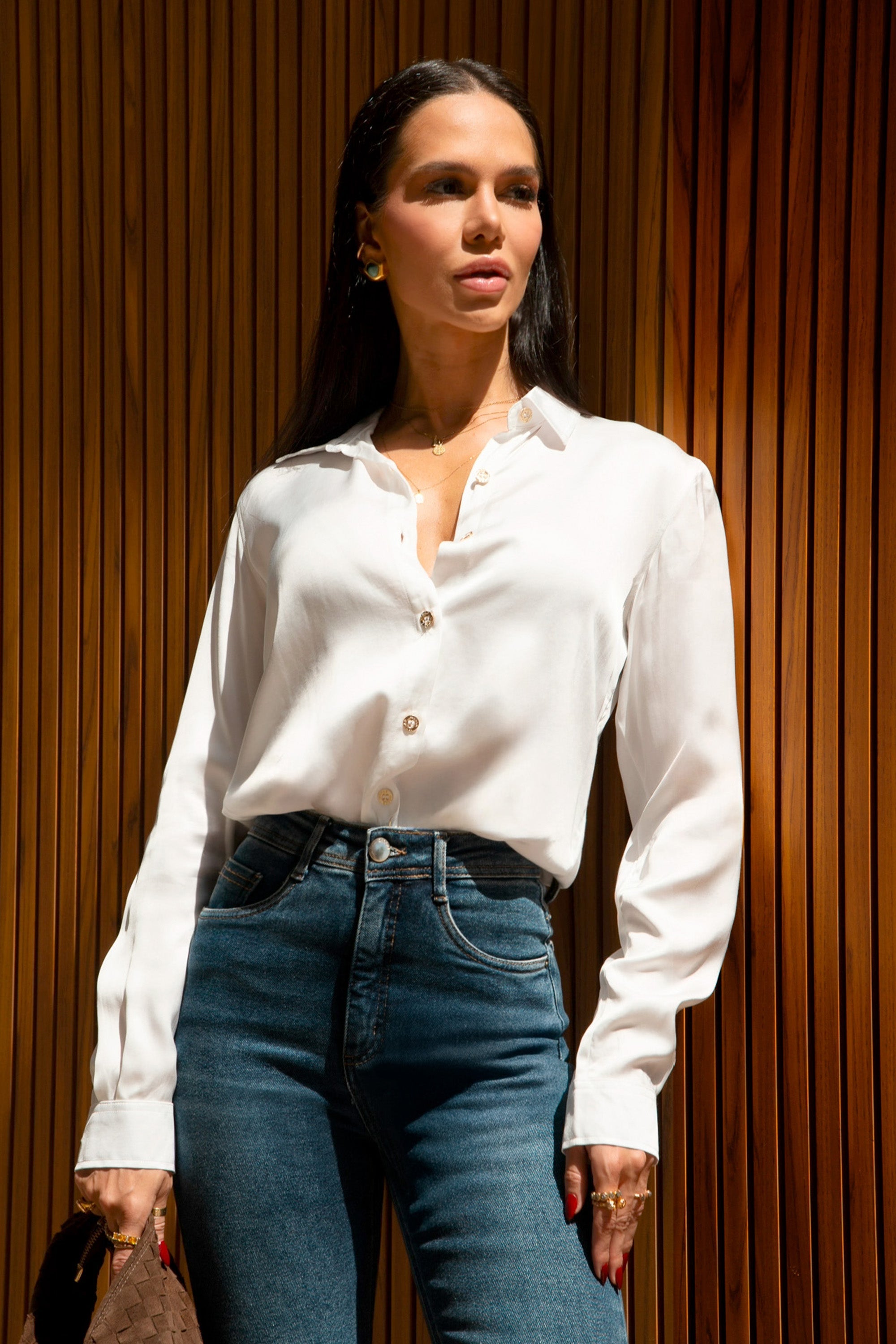 Camisa Essence de Alfaiataria em Viscose Acetinada Off White