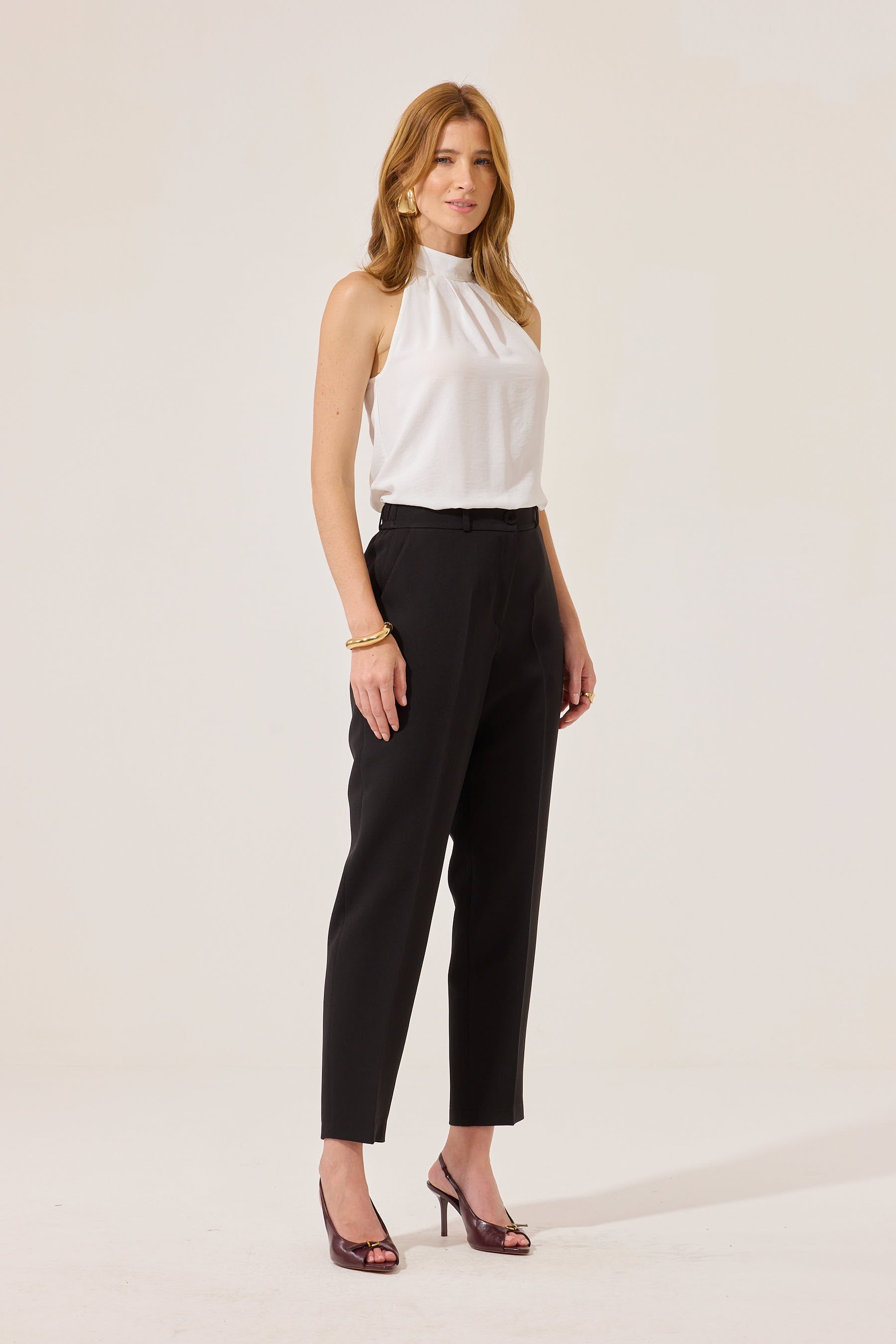 Calça alfaiataria pantalona amavi