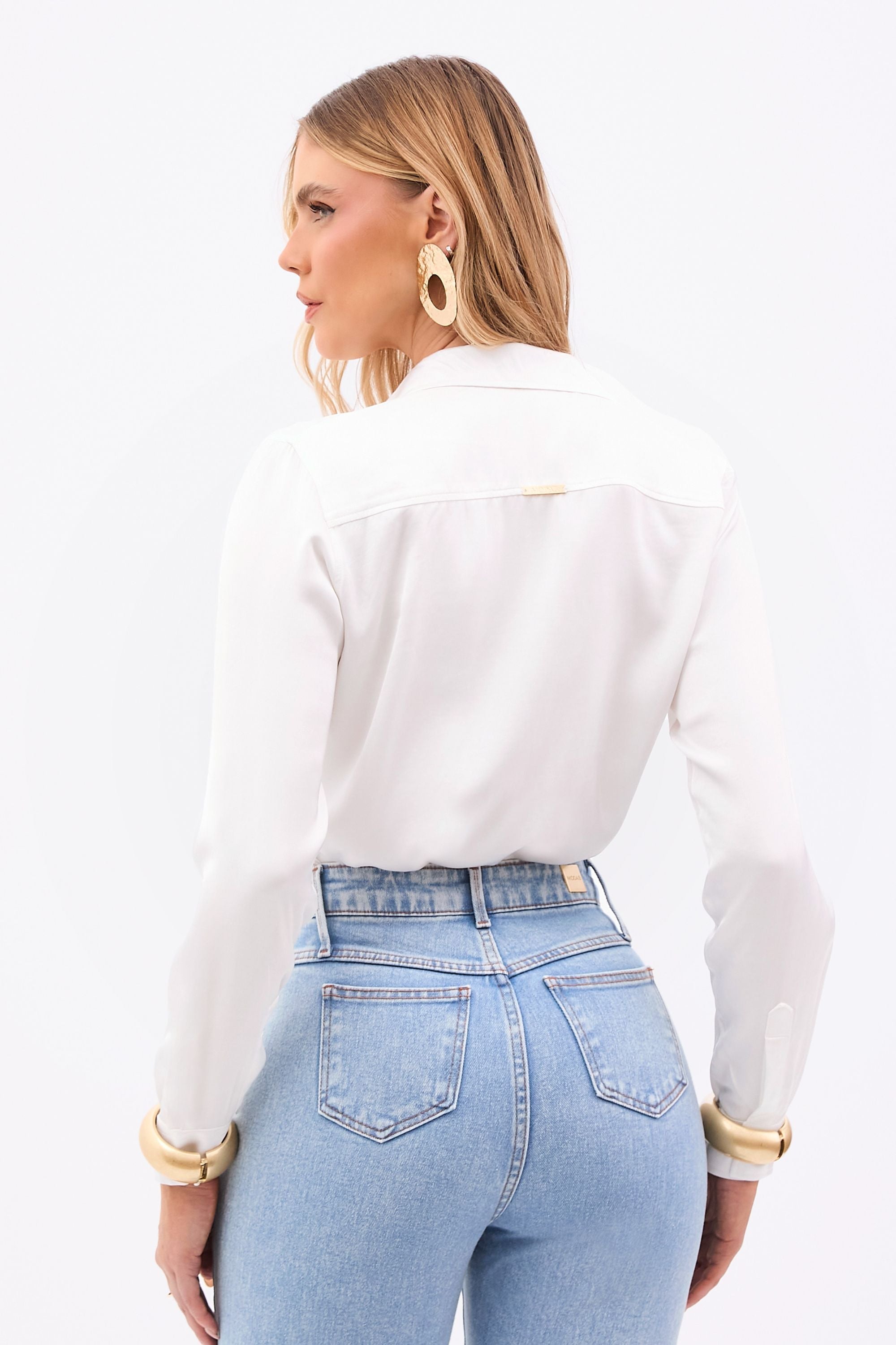 Camisa Essence de Alfaiataria em Viscose Acetinada Off White