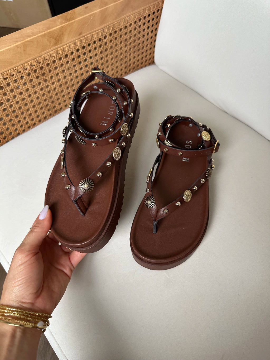 Flat Misty marrom terra