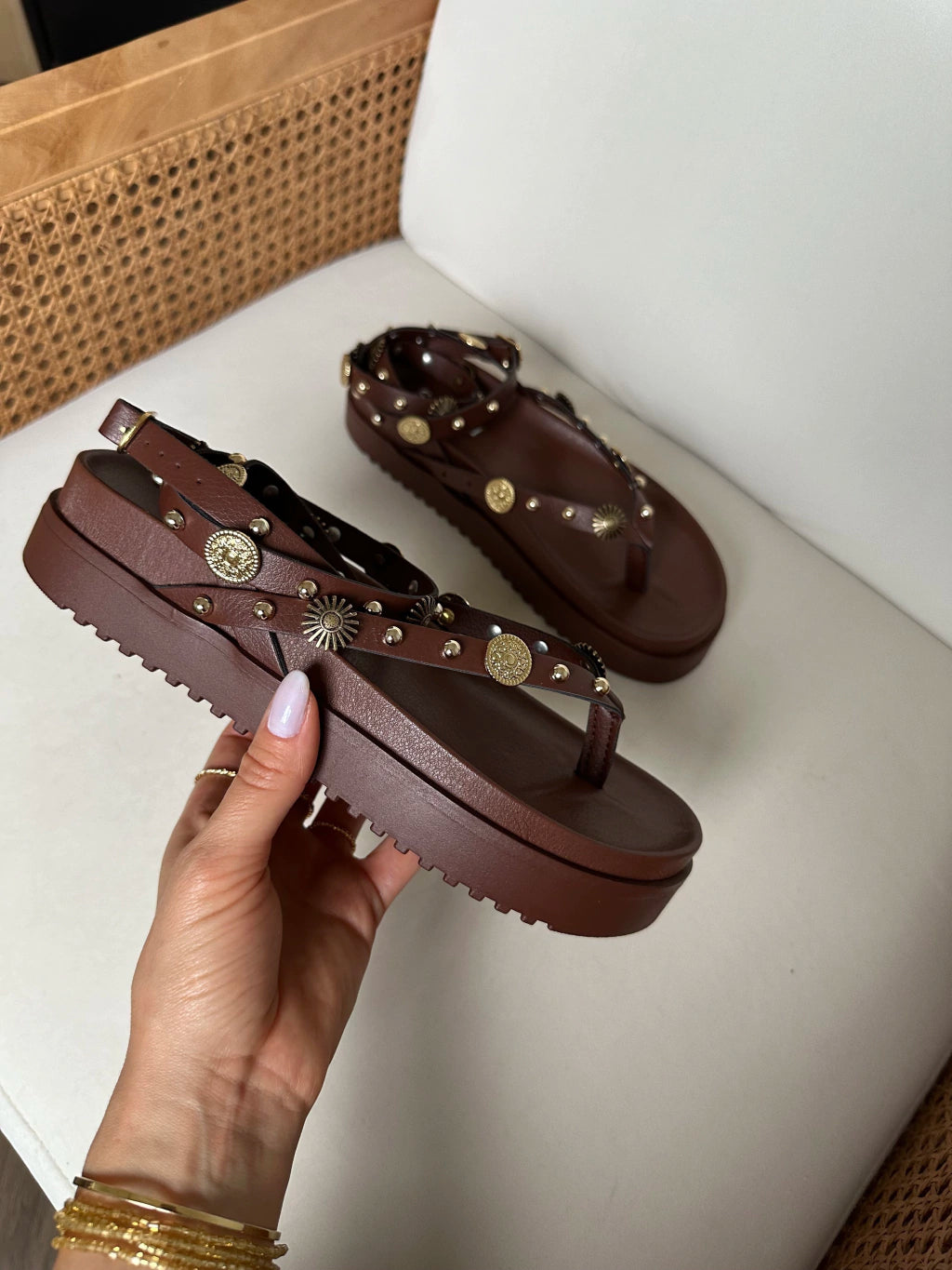 Flat Misty marrom terra